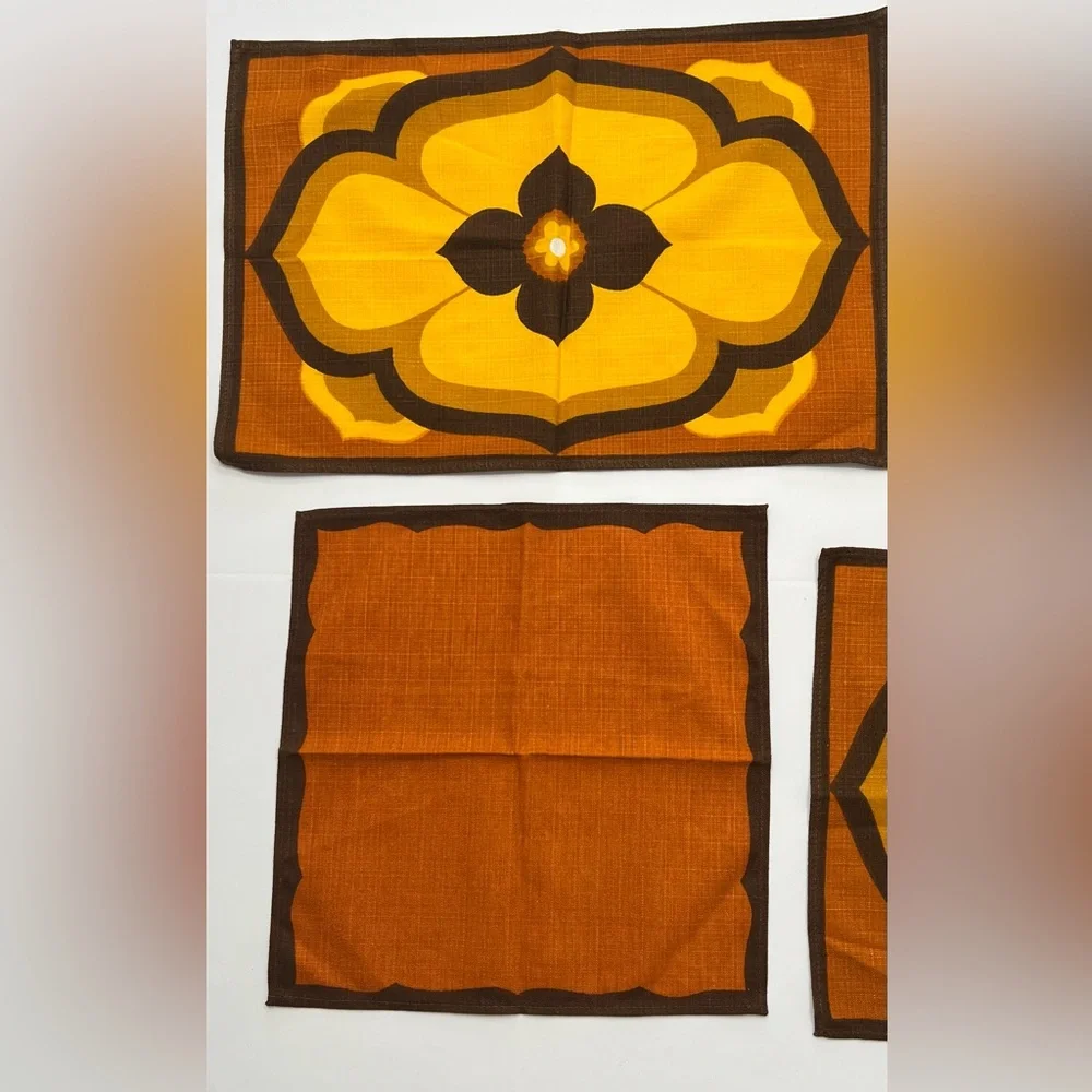 Vintage French 70’s Placemat & Napkin Set Cotton original folds dead stock